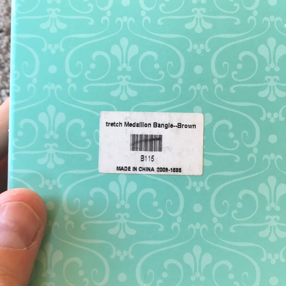 Stella & Dot stretch medallion bangle bracelet - Picture 7 of 7